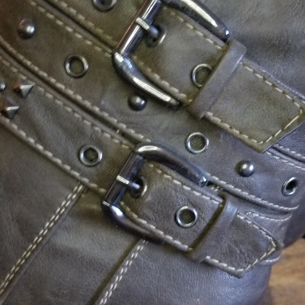Boots - Picture 2 of 4